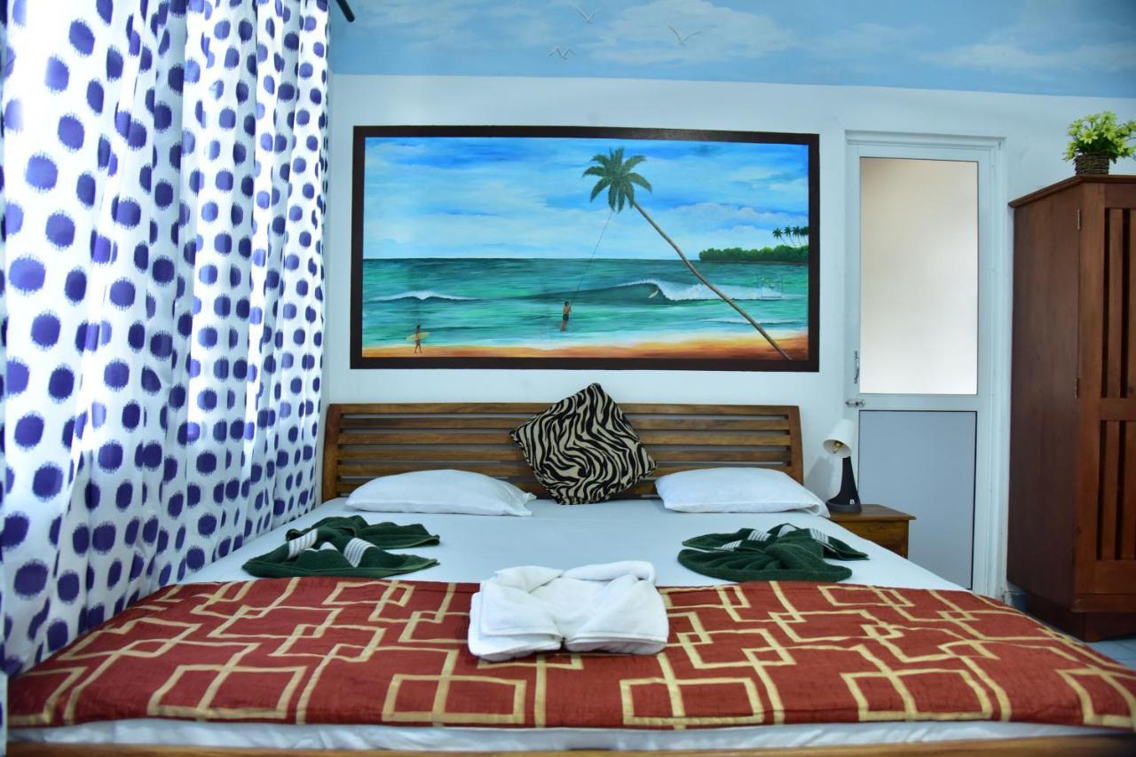 Hotel Happy Tuna Hikkaduwa Buitenkant foto