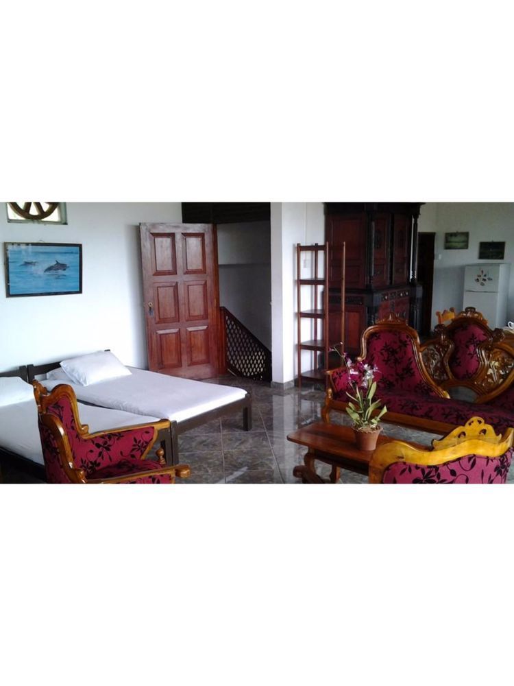 Hotel Happy Tuna Hikkaduwa Buitenkant foto