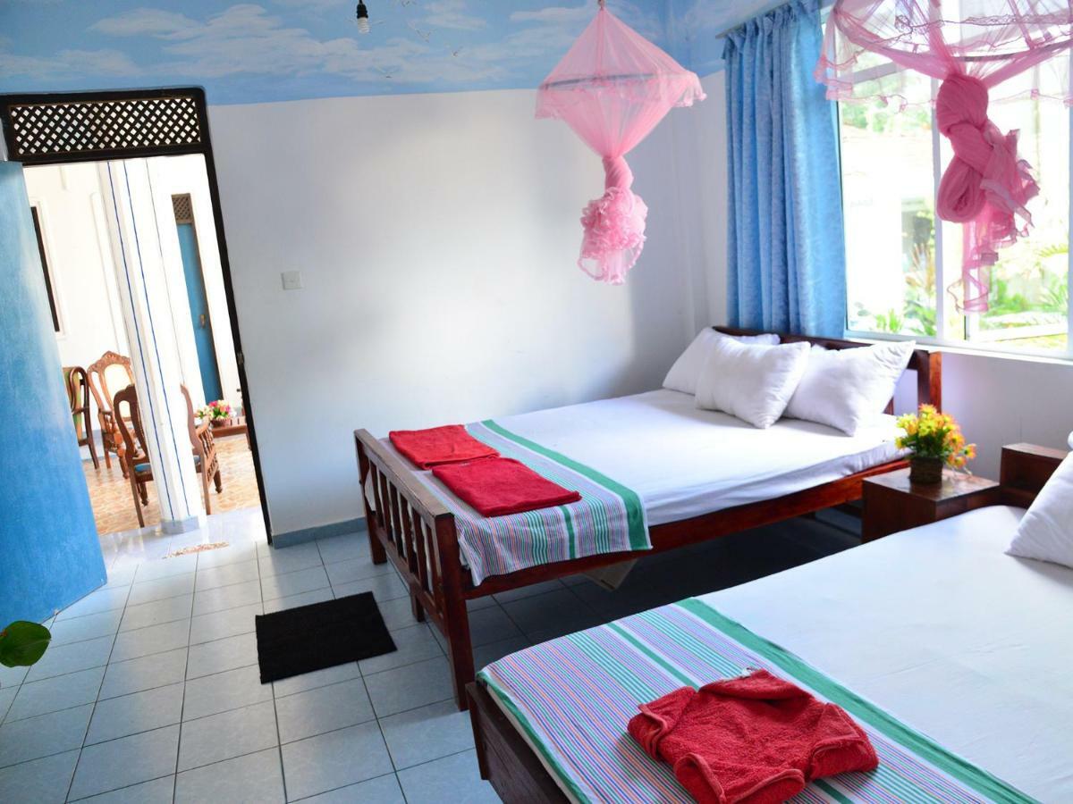 Hotel Happy Tuna Hikkaduwa Buitenkant foto