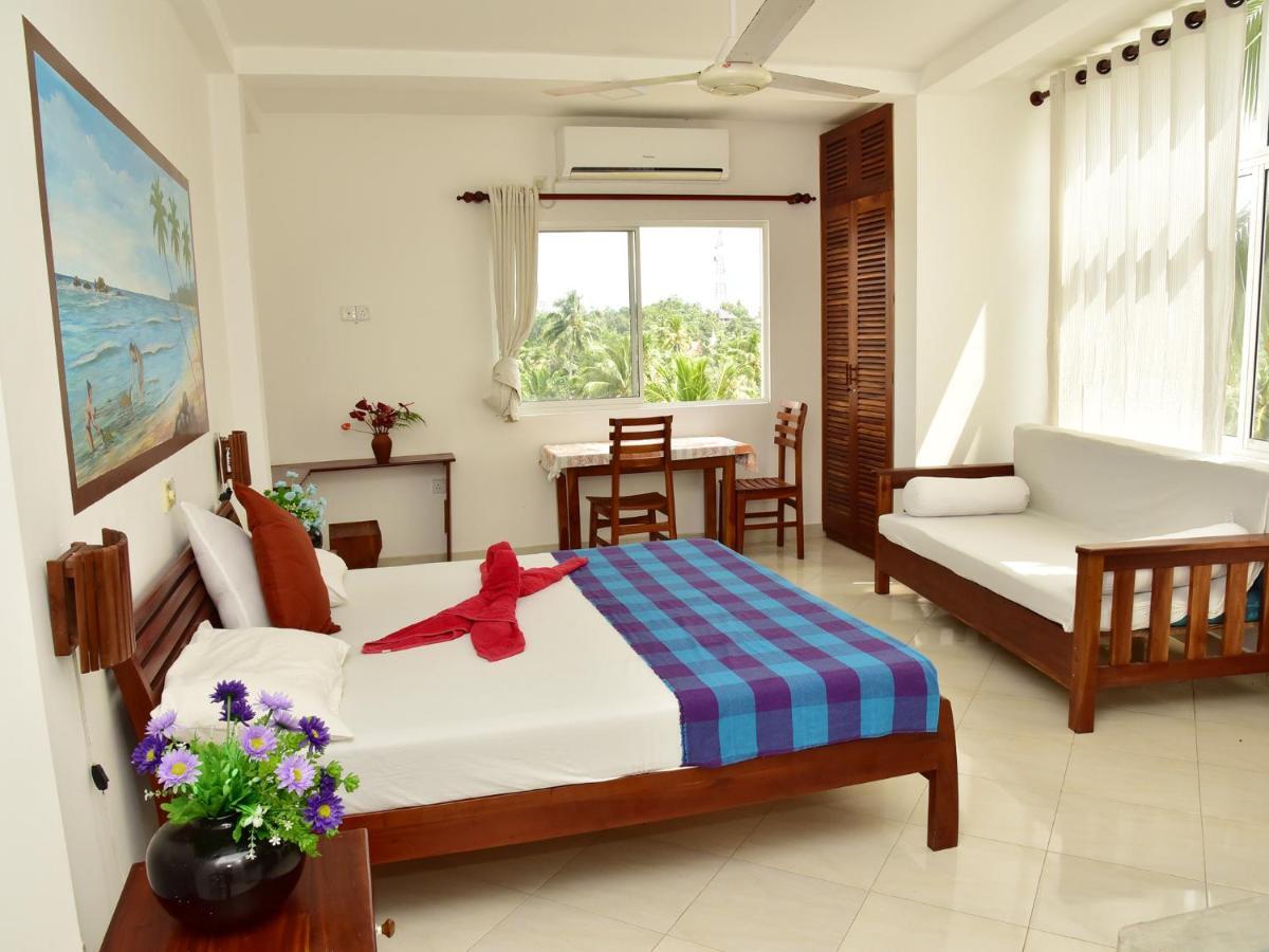 Hotel Happy Tuna Hikkaduwa Buitenkant foto
