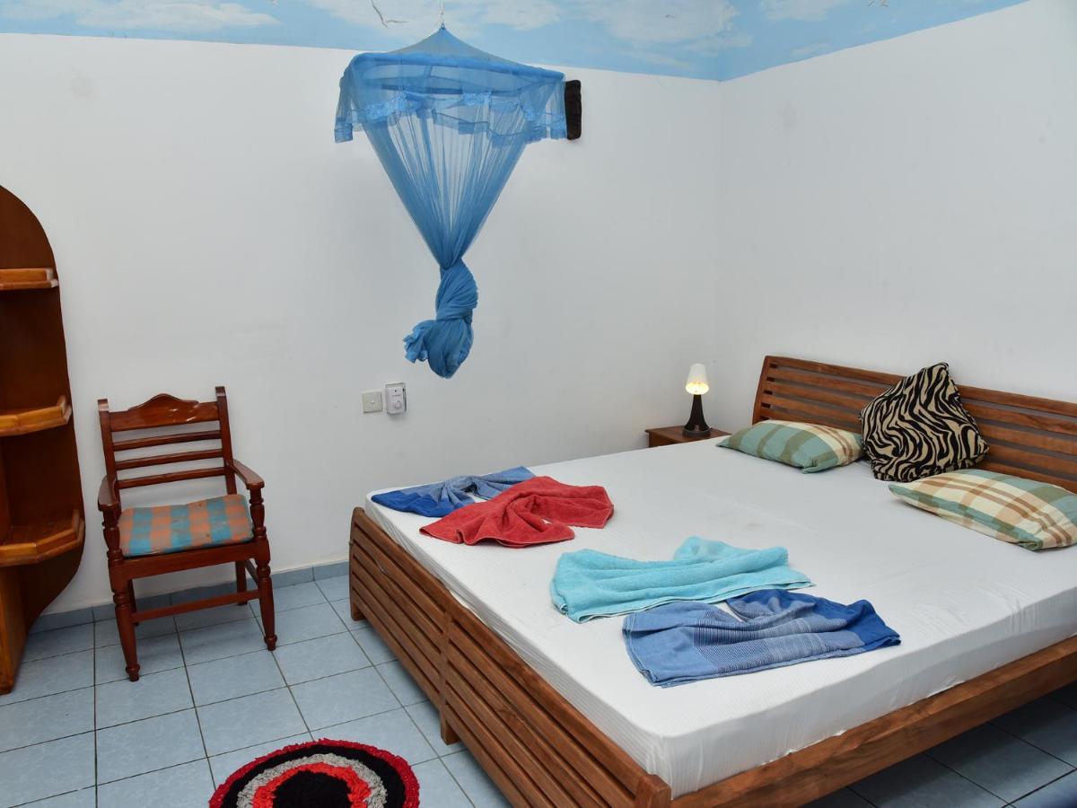 Hotel Happy Tuna Hikkaduwa Buitenkant foto