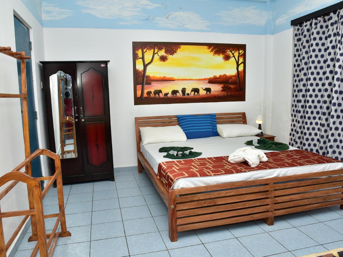 Hotel Happy Tuna Hikkaduwa Buitenkant foto