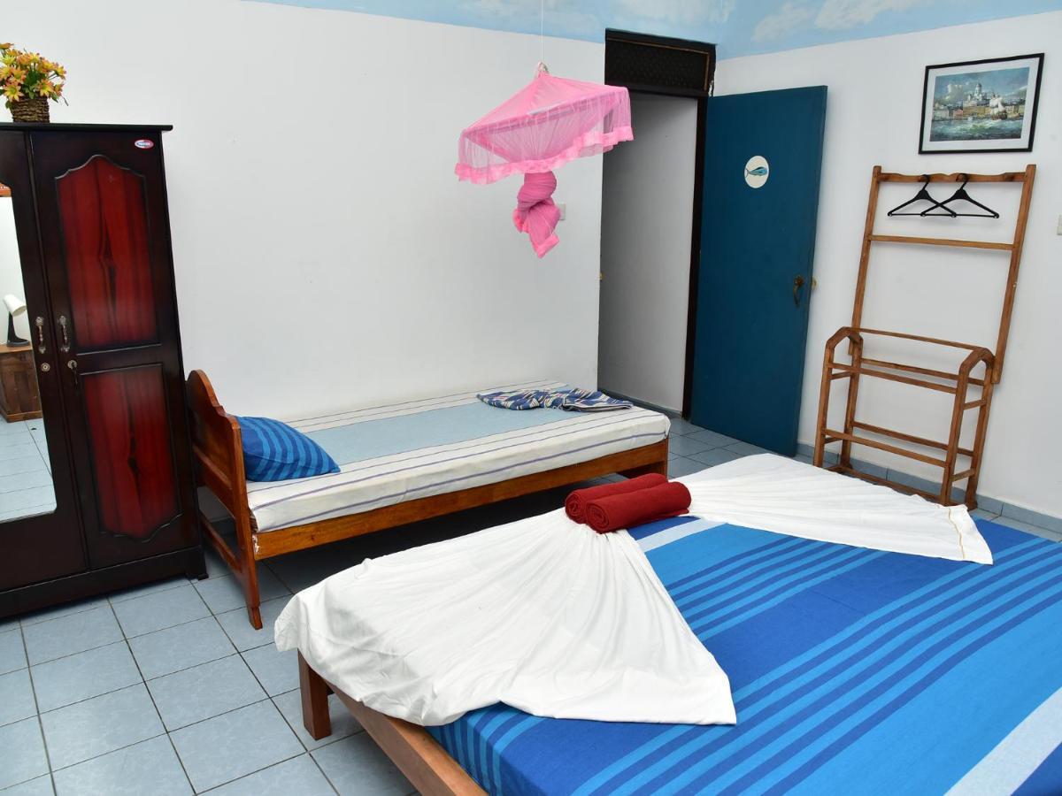Hotel Happy Tuna Hikkaduwa Buitenkant foto